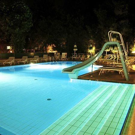 Hotel Giamaika Cesenatico Buitenkant foto