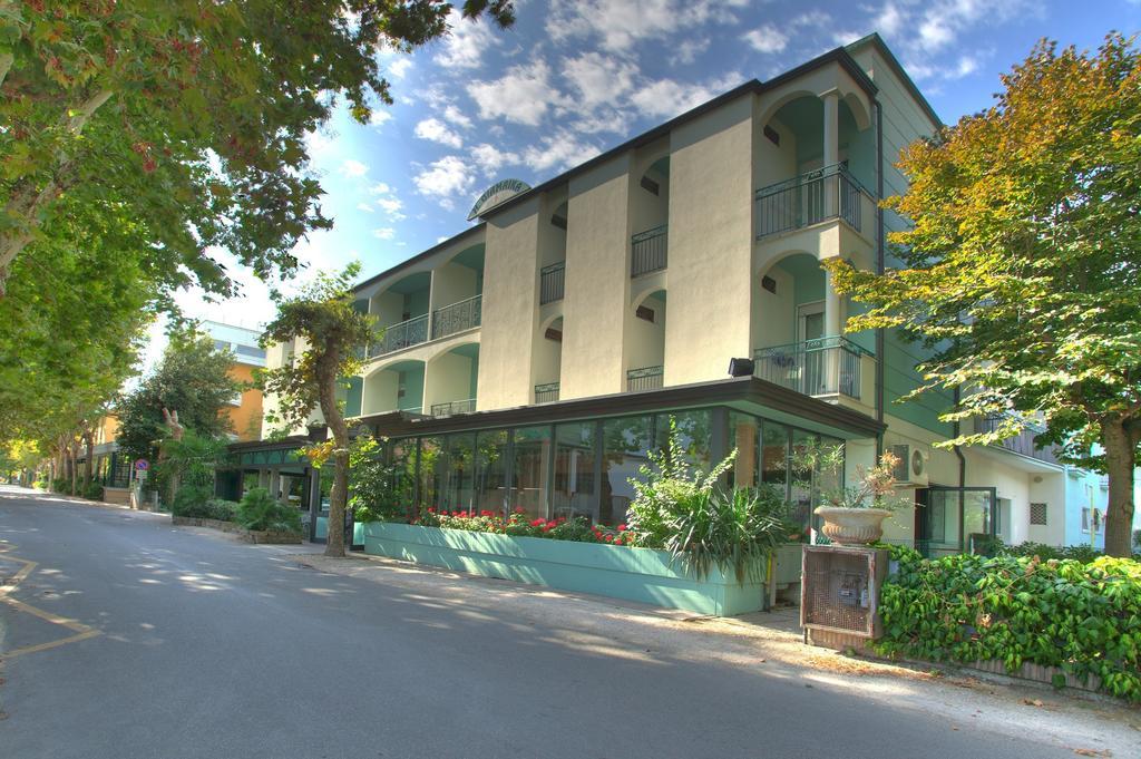 Hotel Giamaika Cesenatico Buitenkant foto