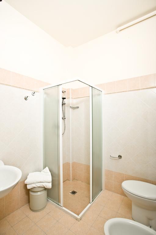 Hotel Giamaika Cesenatico Buitenkant foto
