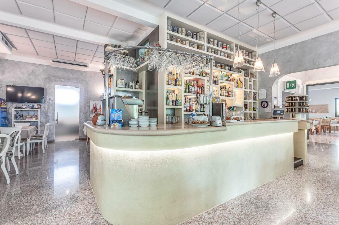 Hotel Giamaika Cesenatico Buitenkant foto