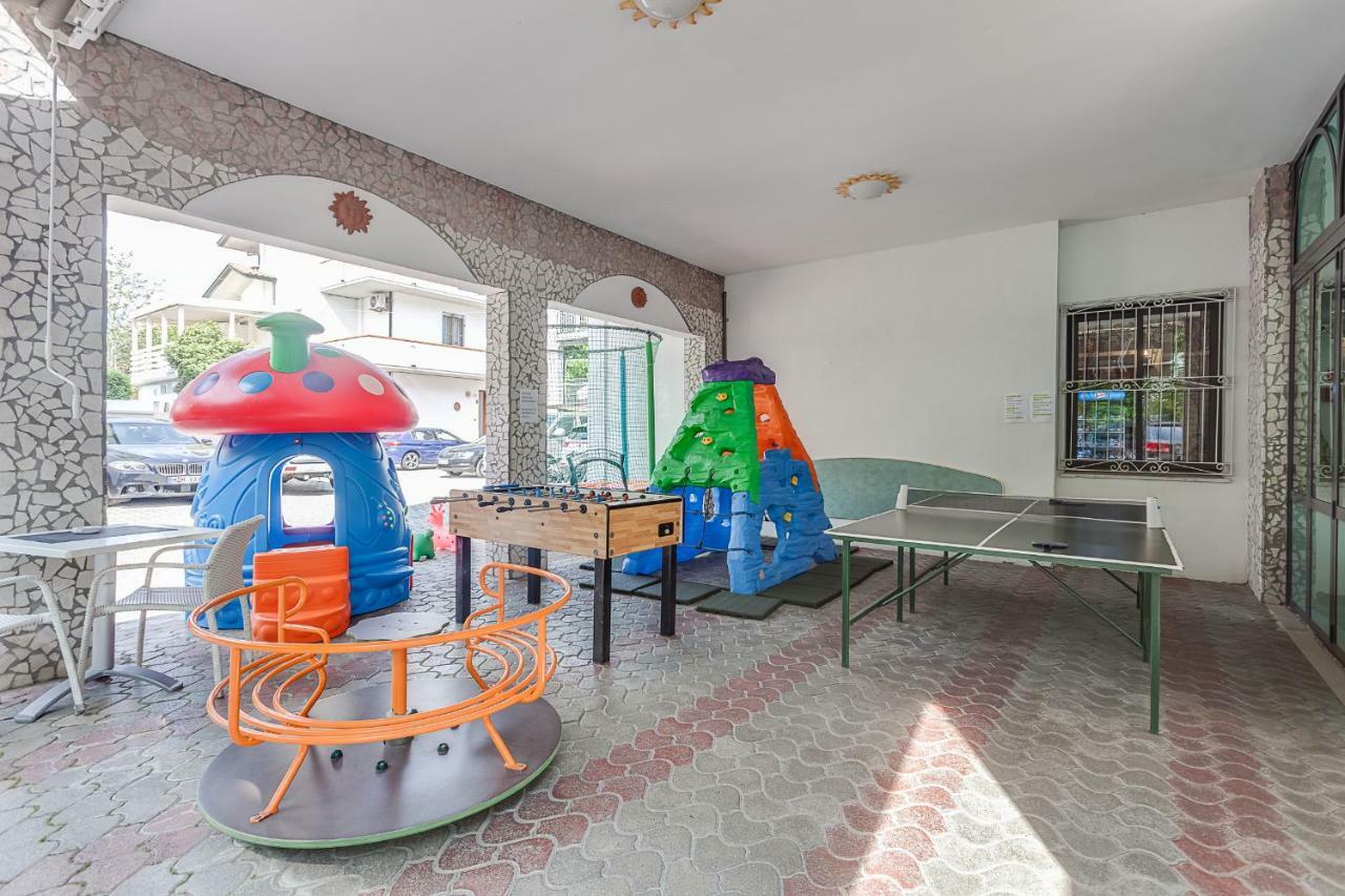 Hotel Giamaika Cesenatico Buitenkant foto