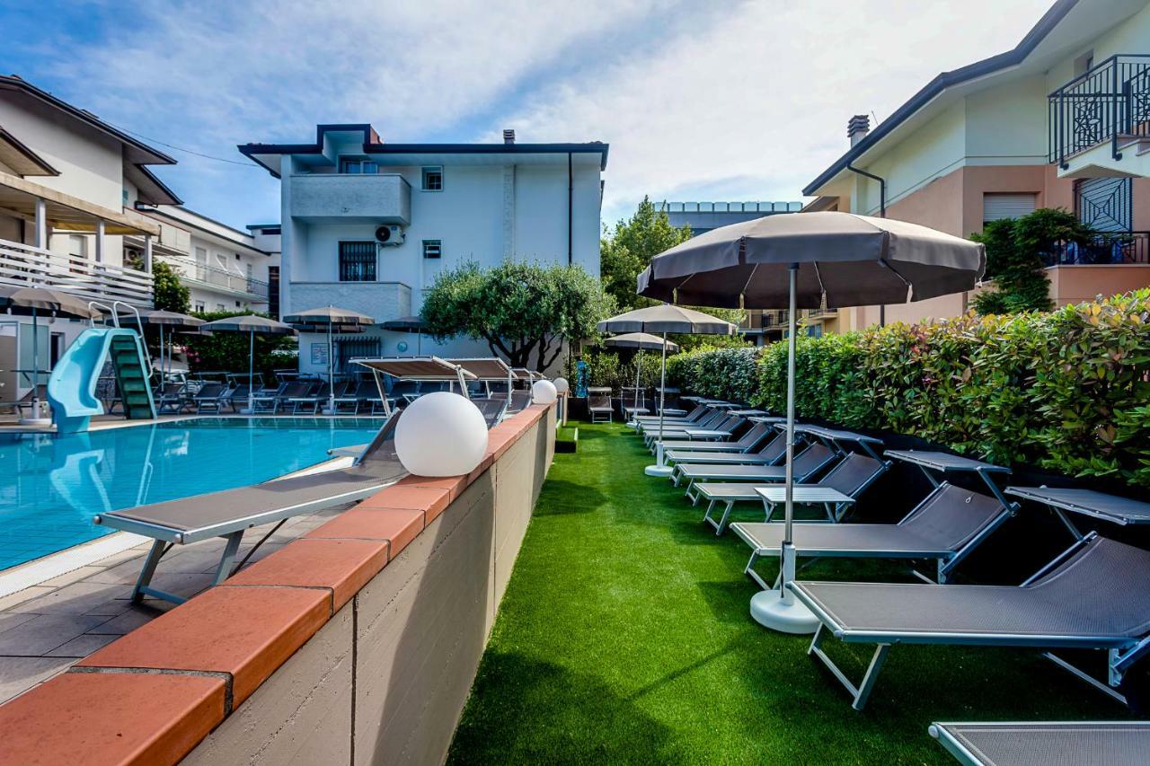 Hotel Giamaika Cesenatico Buitenkant foto